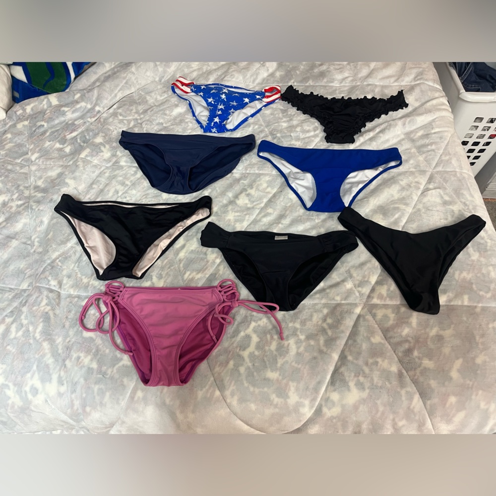 8 Medium Bikini Bottoms